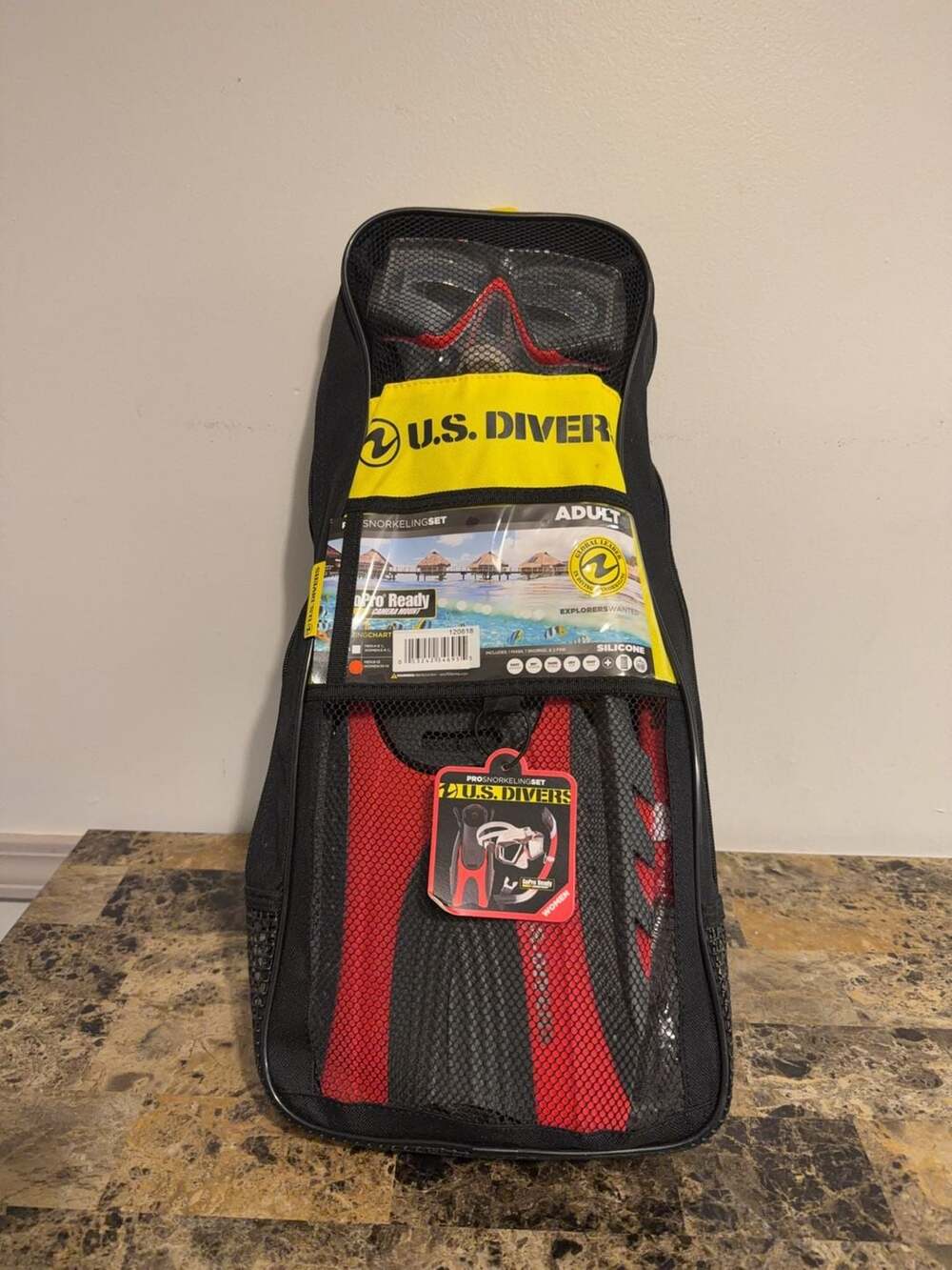 New U.S. Divers Adult Snorkeling Set with Mask, Snorkel, and Fins LG/XL men 9-13
